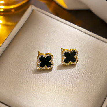 Clover With Diamond Gold Earrings 13mm
