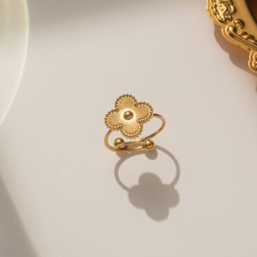 Clover Gold Necklace
