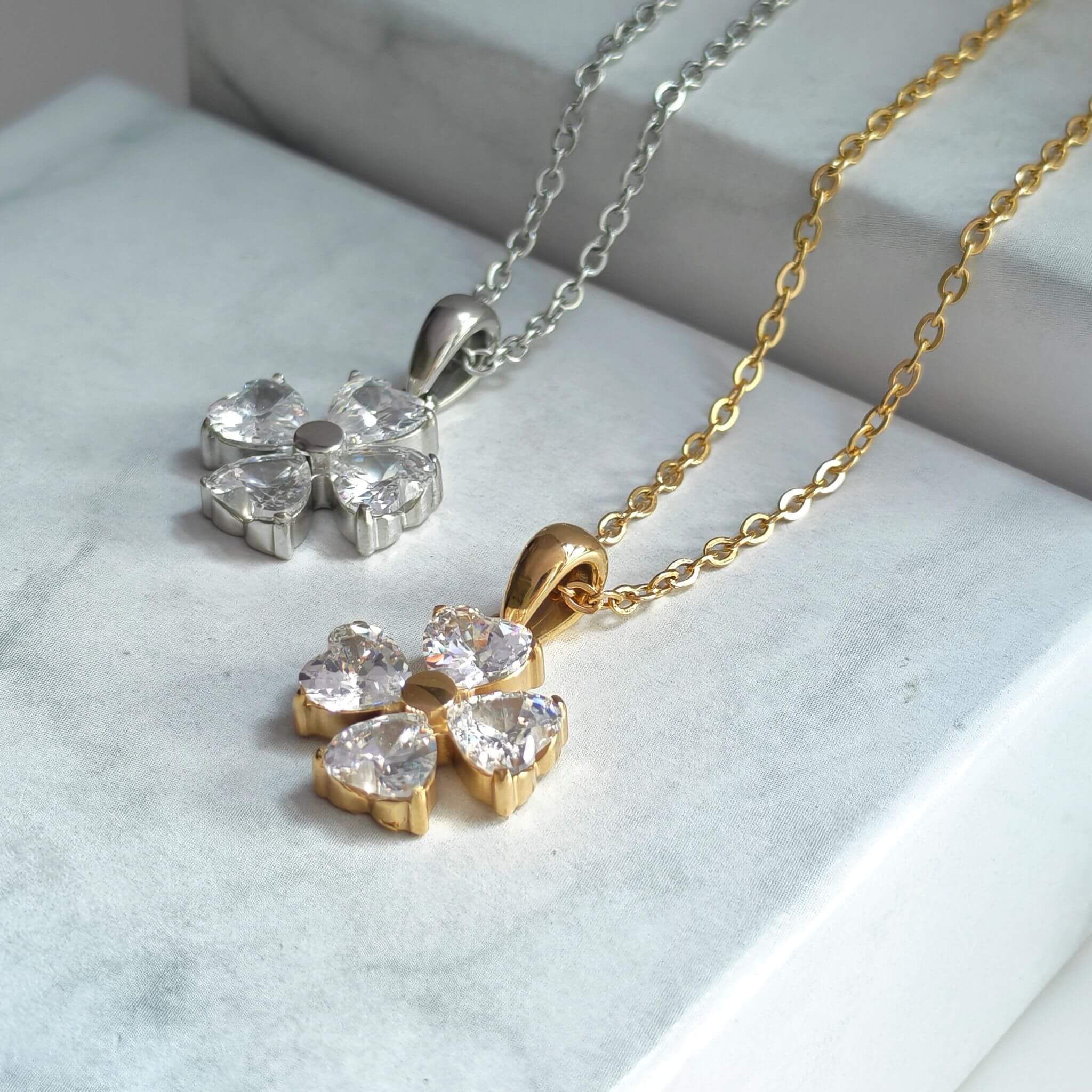N0005 Four Leaf Clover Heart Necklace 04
