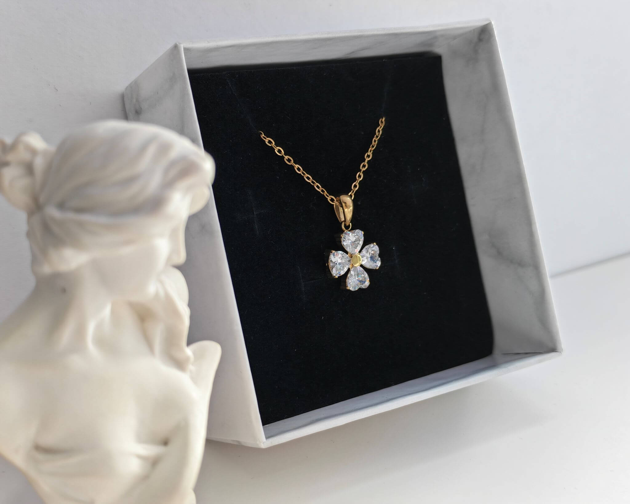 N0005 Four Leaf Clover Heart Necklace 05