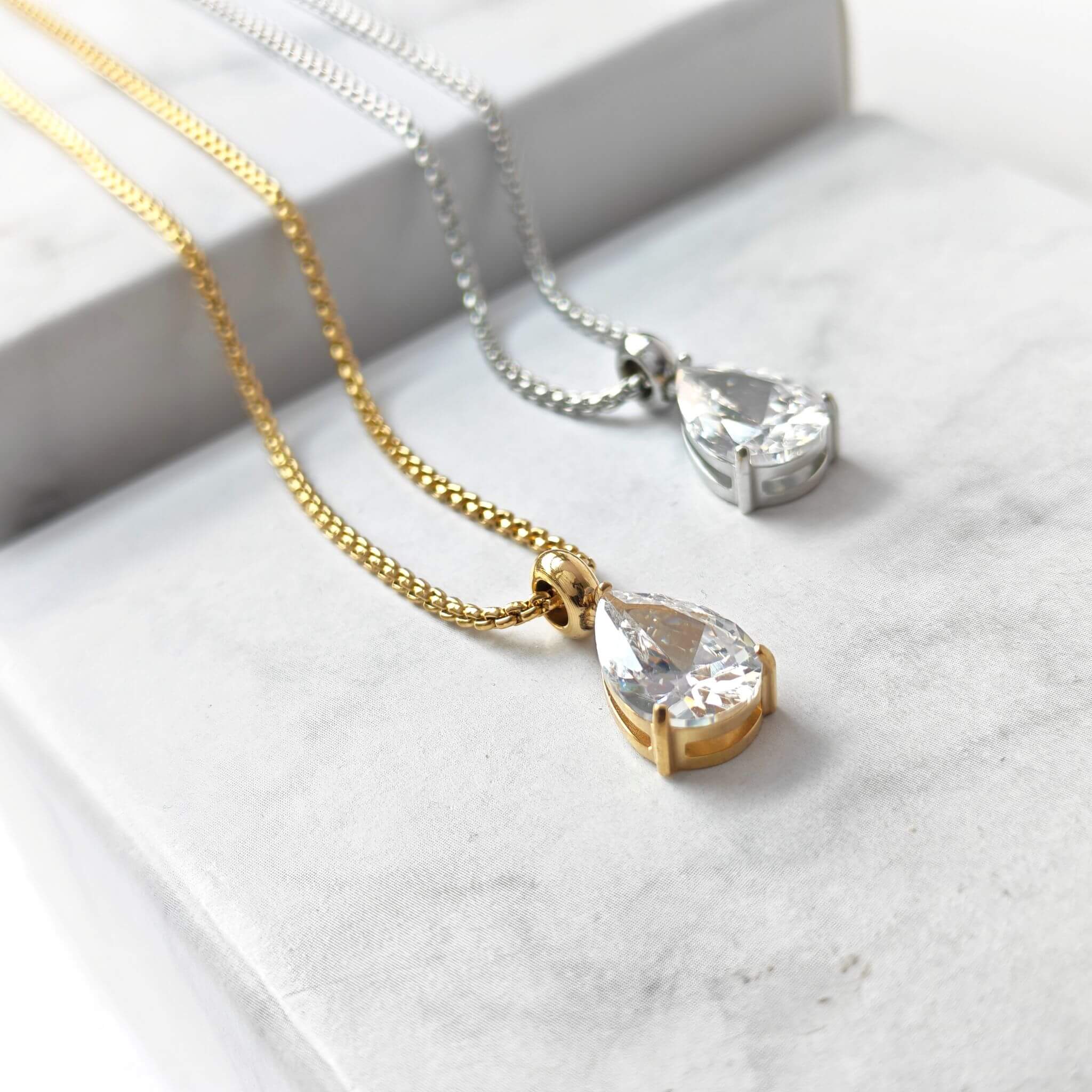 N0010 Pear Cubic Zirconia Solitaire Necklace 04