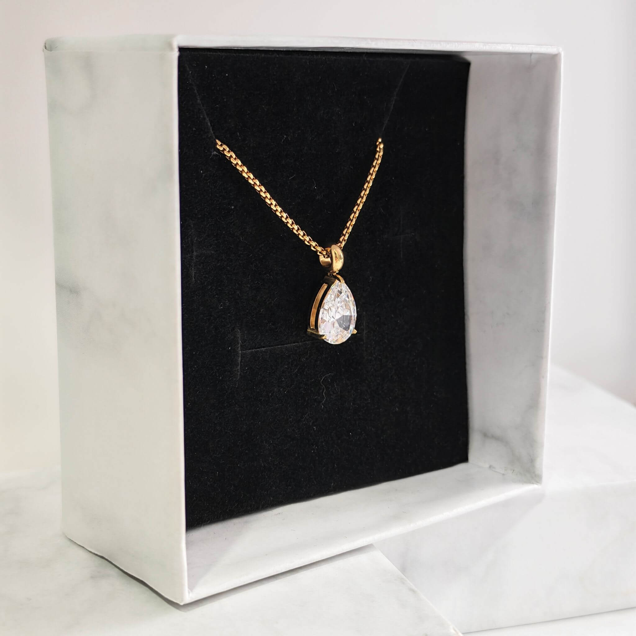 N0010 Pear Cubic Zirconia Solitaire Necklace 08