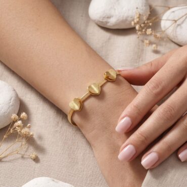 B-4 Three Hearts Snake Bracelet 01
