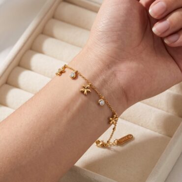 B-8 Dangling Flowers Cable Bracelet 03