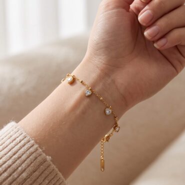 B-9 Dangling Mini Hearts Cable Bracelet 02
