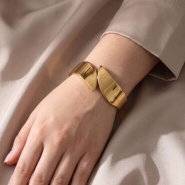 G12 Chunky Asymmetry Bangle 03
