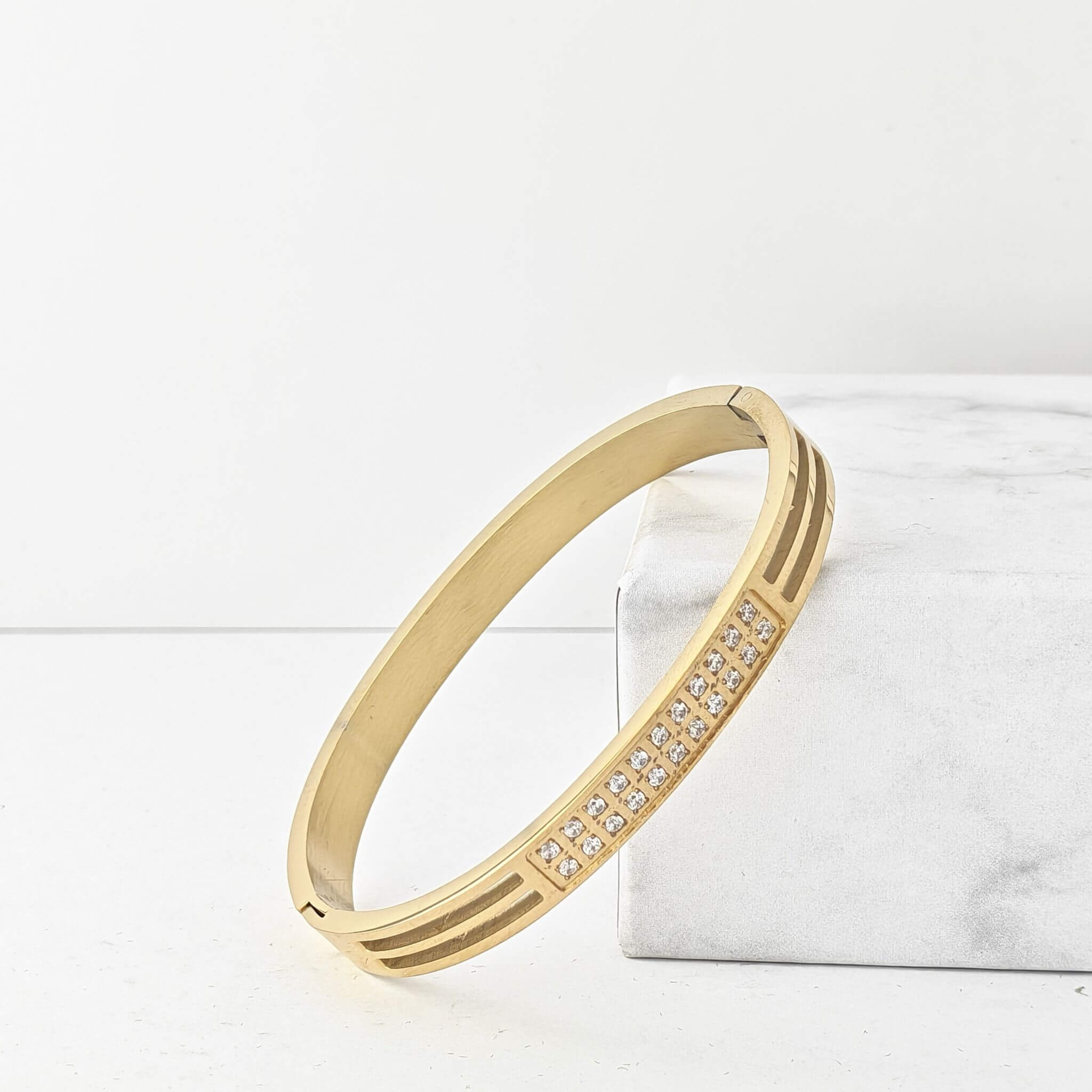 G18 Hollow Dual Band Cubic Zirconia Bangle 02