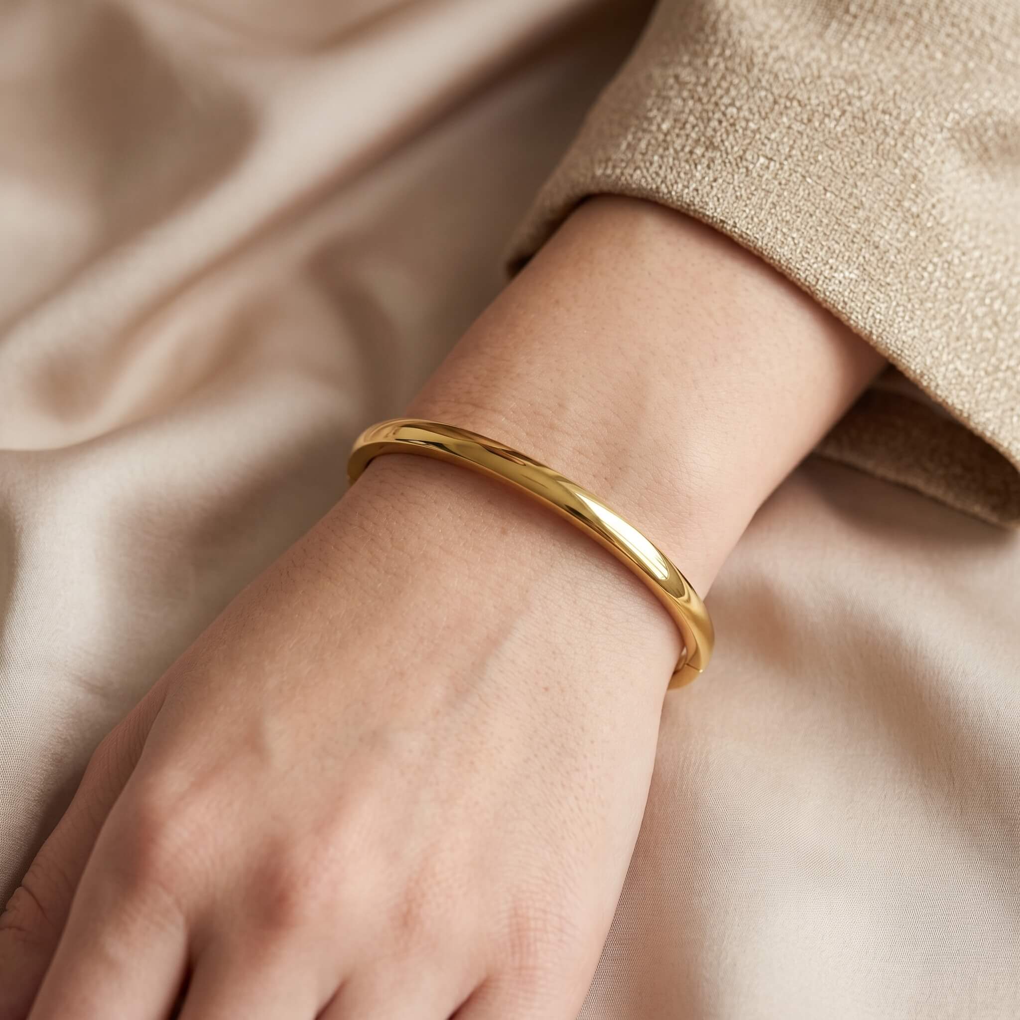 G6 Plain Oval Bangle 3mm 03