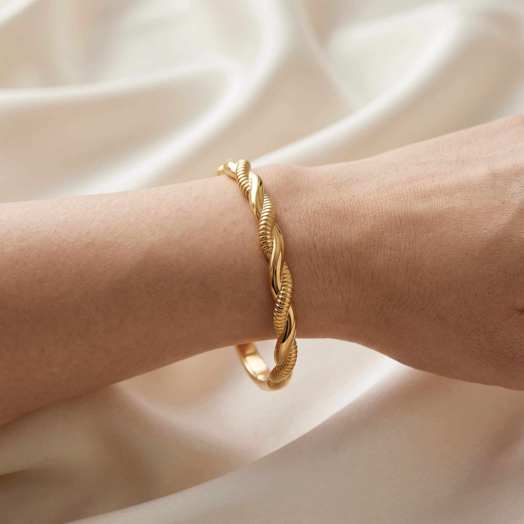 G9 Twisted Rope Bangle 03