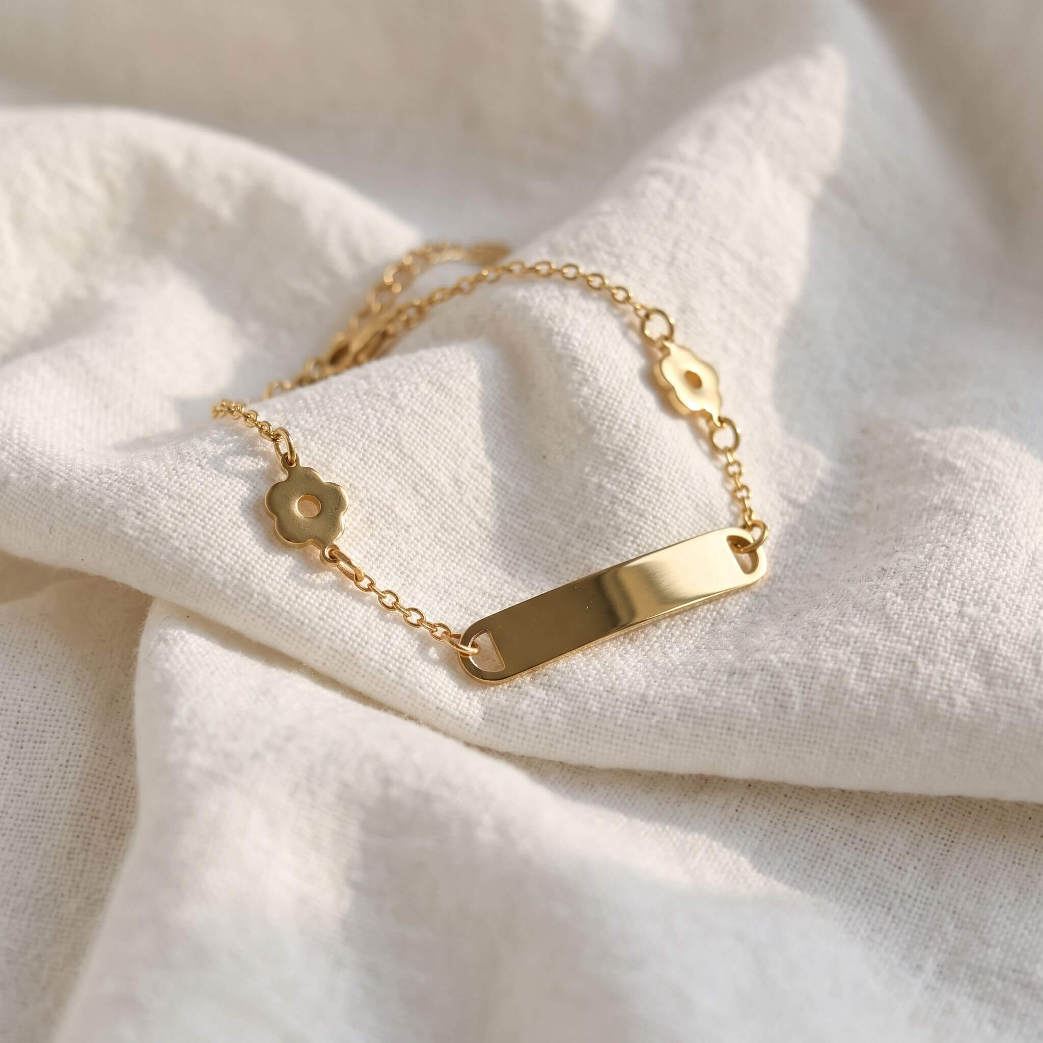 B10 Engravable Floral Nameplate Bracelet